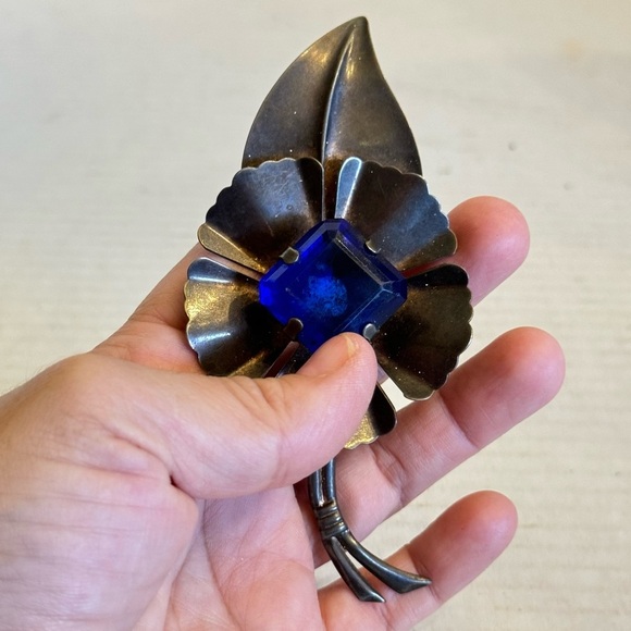 Huge antique flower blue glass crystals cabochon sterling silver brooch pin - Picture 13 of 16